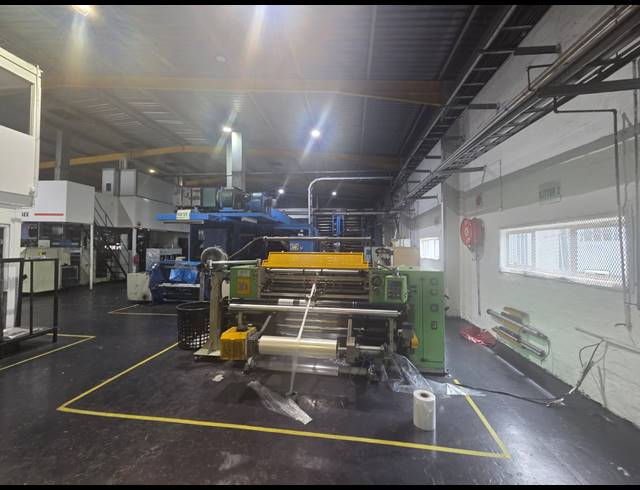 1,200M² WAREHOUSE FOR SALE IN SPRINGFIELD